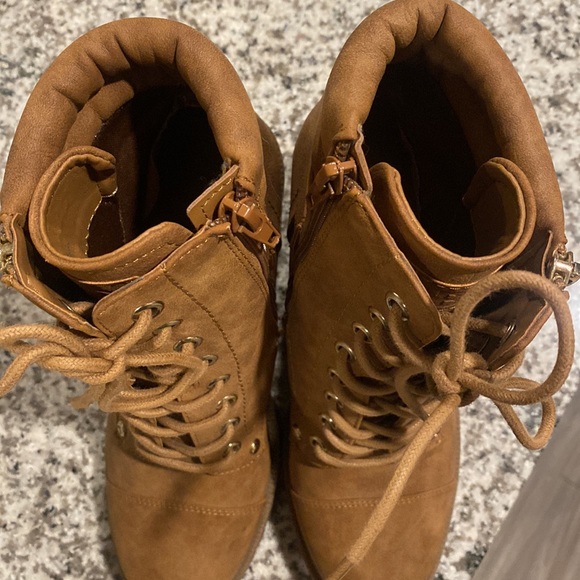 GBG Guess Los Angeles Shoes- M in Jaylee Light only been worn once. - Picture 8 of 8